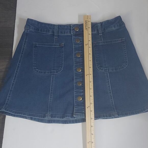 Altar’d State Denim Button Front Mini Skirt S Pockets Classic Casual Academia - Picture 3 of 7